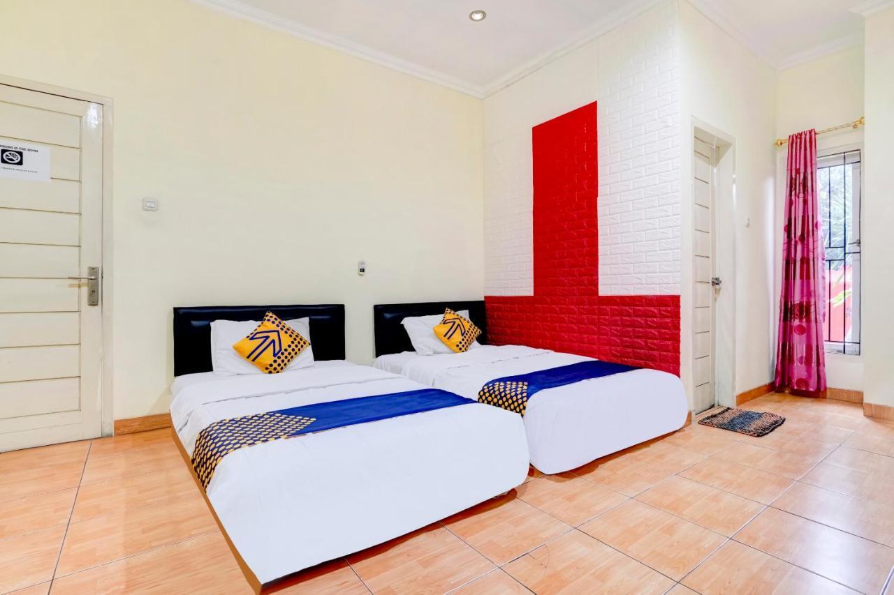 Radio Backpacker Guesthouse Syariah Bandung Exterior foto