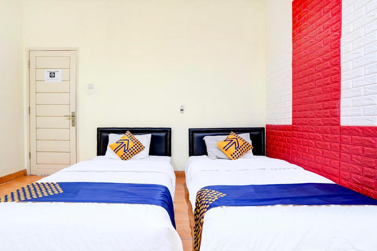 Radio Backpacker Guesthouse Syariah Bandung Exterior foto