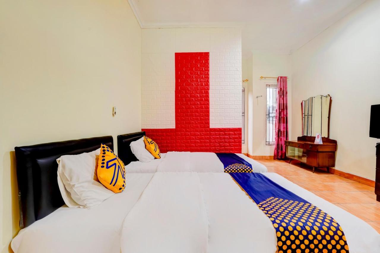 Radio Backpacker Guesthouse Syariah Bandung Exterior foto